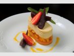 Pear cake with pears marinated in wine 